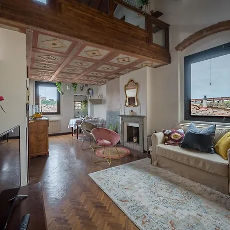 Charming Apartments: Historic Attic In Center * Florence