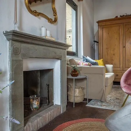 Apartment Charming Apartments: Historic Attic In Center