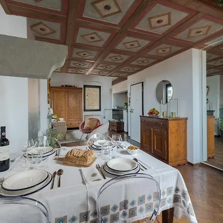 Charming Apartments: Historic Attic In Center * Florence