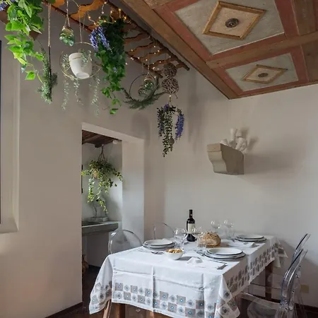 Apartment Charming Apartments: Historic Attic In Center