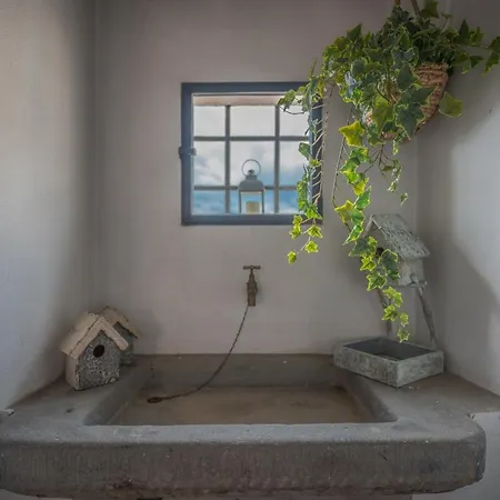 Via Lamberti, 3 - Charming - Charming And Historic 5th-floor Attic With Elevator In A Building At The Heart Of Vibrant Florence, Just A 2-minute Walk From Attractions