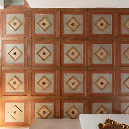 Апартаменты Via Lamberti, 3 - Charming - Charming And Historic 5th-floor Attic With Elevator In A Building At The Heart Of Vibrant Florence, Just A 2-minute Walk From Attractions Флоренция