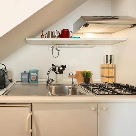 Via Lamberti, 3 - Charming - Charming And Historic 5th-floor Attic With Elevator In A Building At The Heart Of Vibrant Florence, Just A 2-minute Walk From Attractions Апартаменты